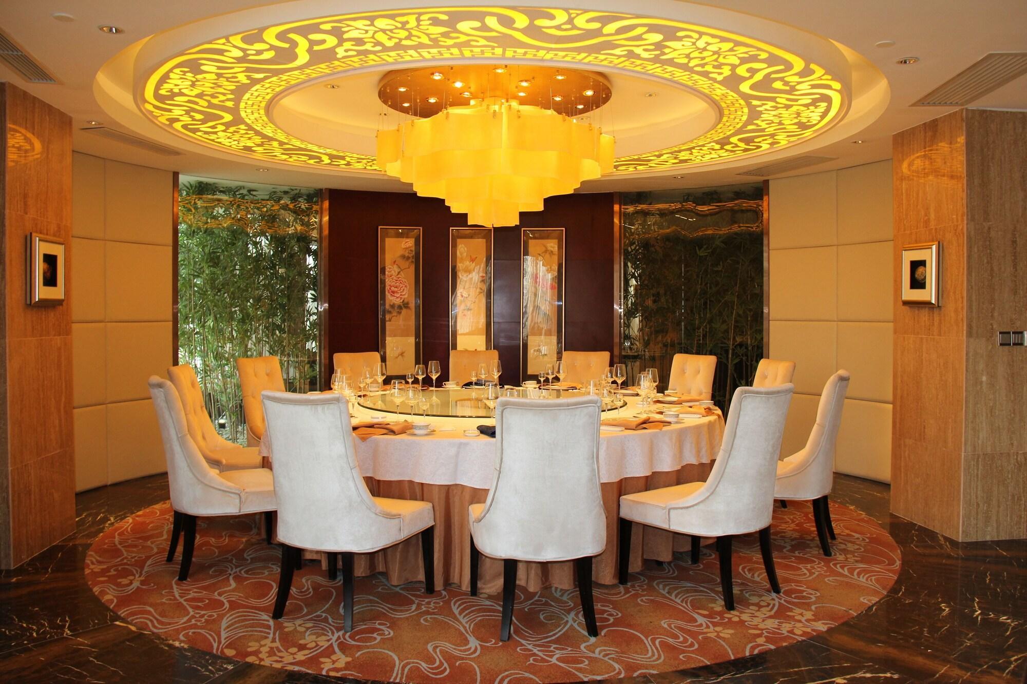 Weifang Ramada Plaza Hotel Экстерьер фото