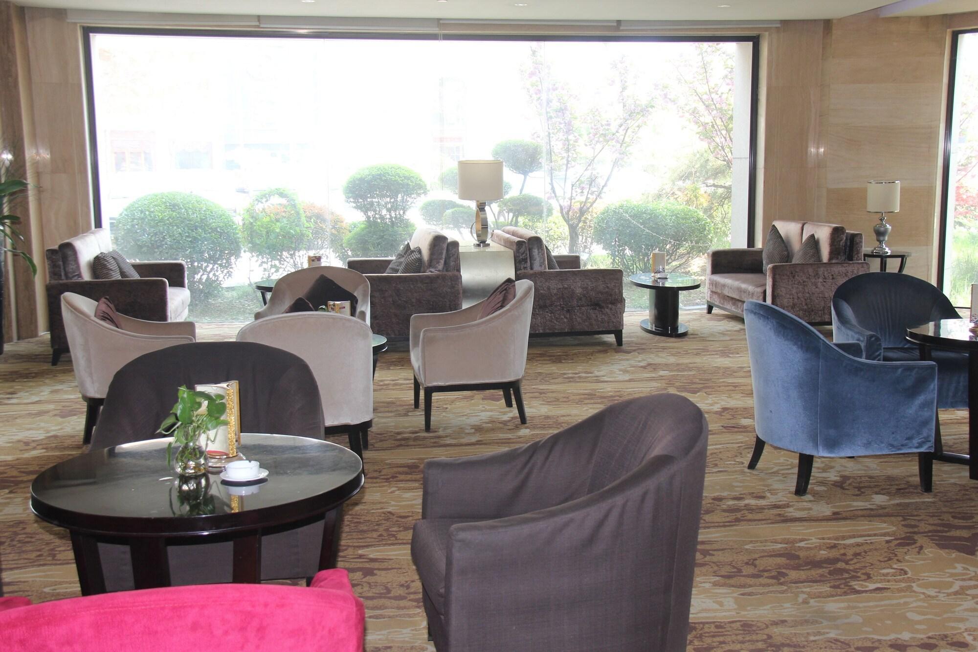 Weifang Ramada Plaza Hotel Экстерьер фото